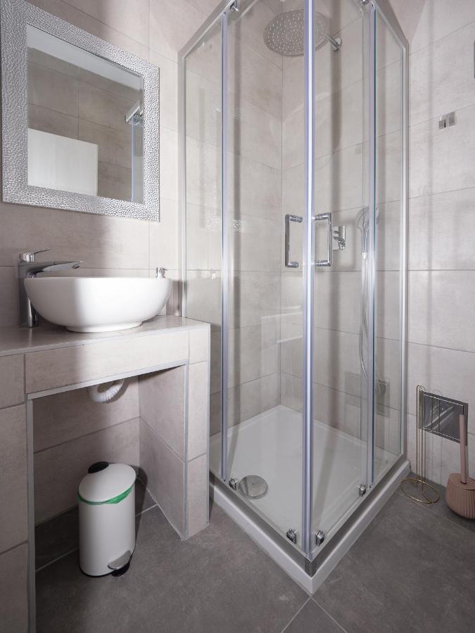 Arena Delight Studio Apartments بولا المظهر الخارجي الصورة