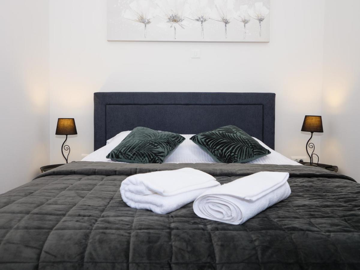 Arena Delight Studio Apartments بولا المظهر الخارجي الصورة