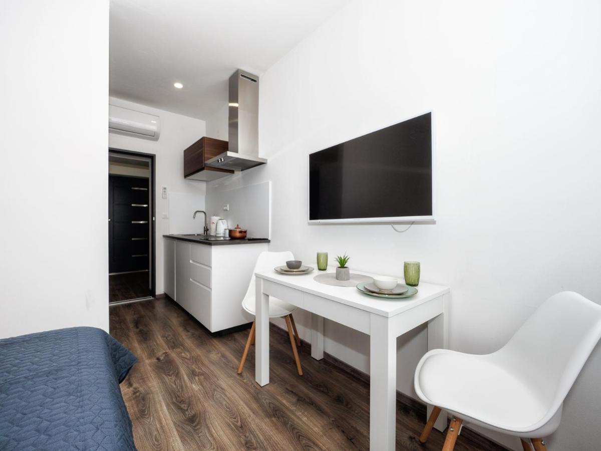 Arena Delight Studio Apartments بولا المظهر الخارجي الصورة