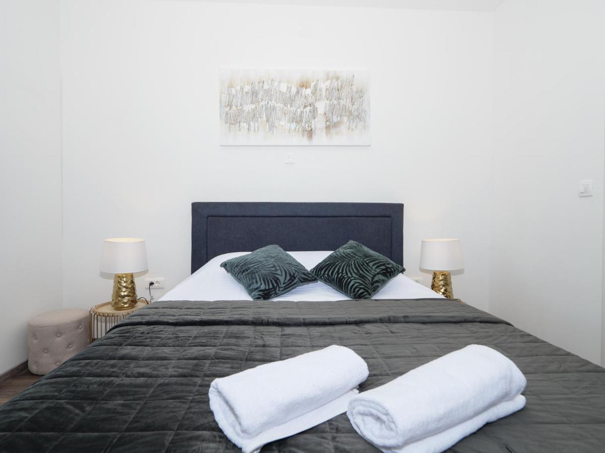 Arena Delight Studio Apartments بولا المظهر الخارجي الصورة